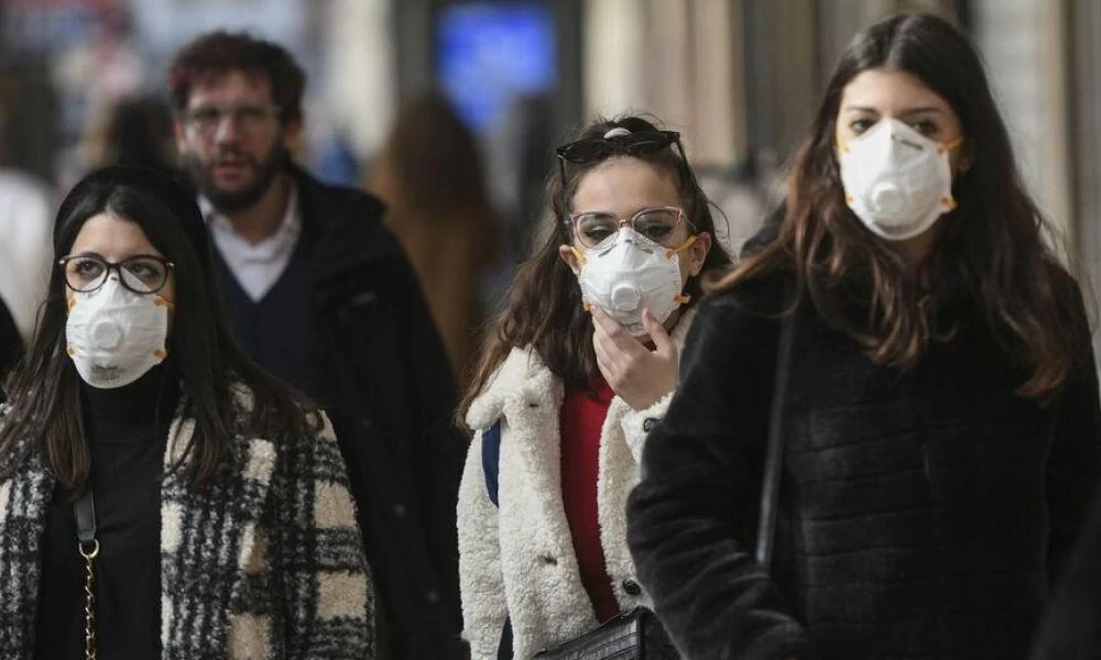 «Κόκκινος συναγερμός» από τους ειδικούς: "Οδεύουμε σε δεύτερο κύμα - Μάσκα και σε εξωτερικούς χώρους"